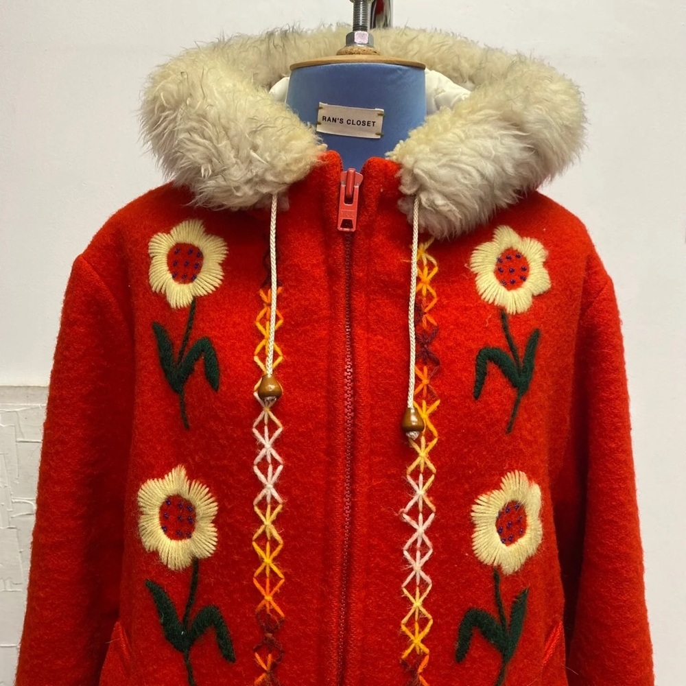 VINTAGE RED HUDSON'S BAY WOOL PARKA WITH FUR LINED HOOD - Picture 2 of 9